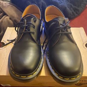 Doc Martens Icons, women’s size 9